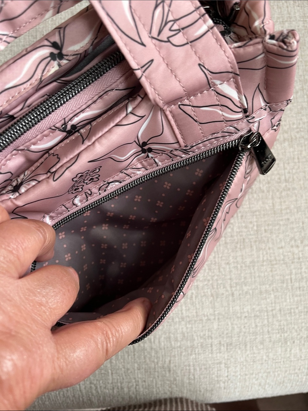 NWT Lug Jitterbug Crossbody - Picture 5 of 13